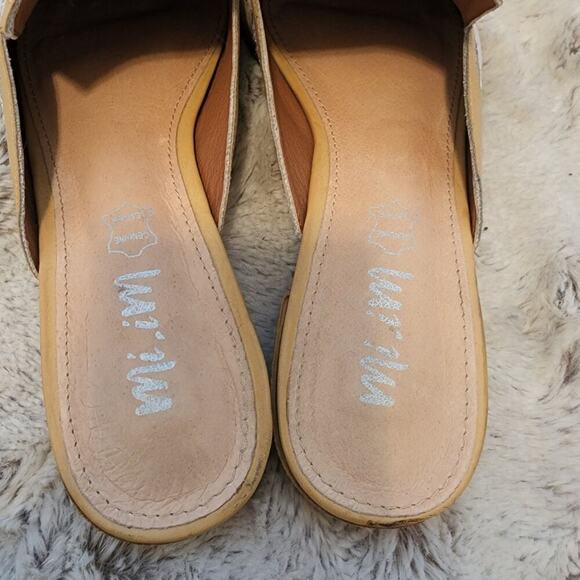 MI IM EMBROIDERED STUDDED BEIGE MULES SIZE 8 - Picture 6 of 6